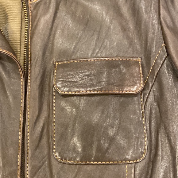 Danier vintage leather jacket. - Picture 5 of 8